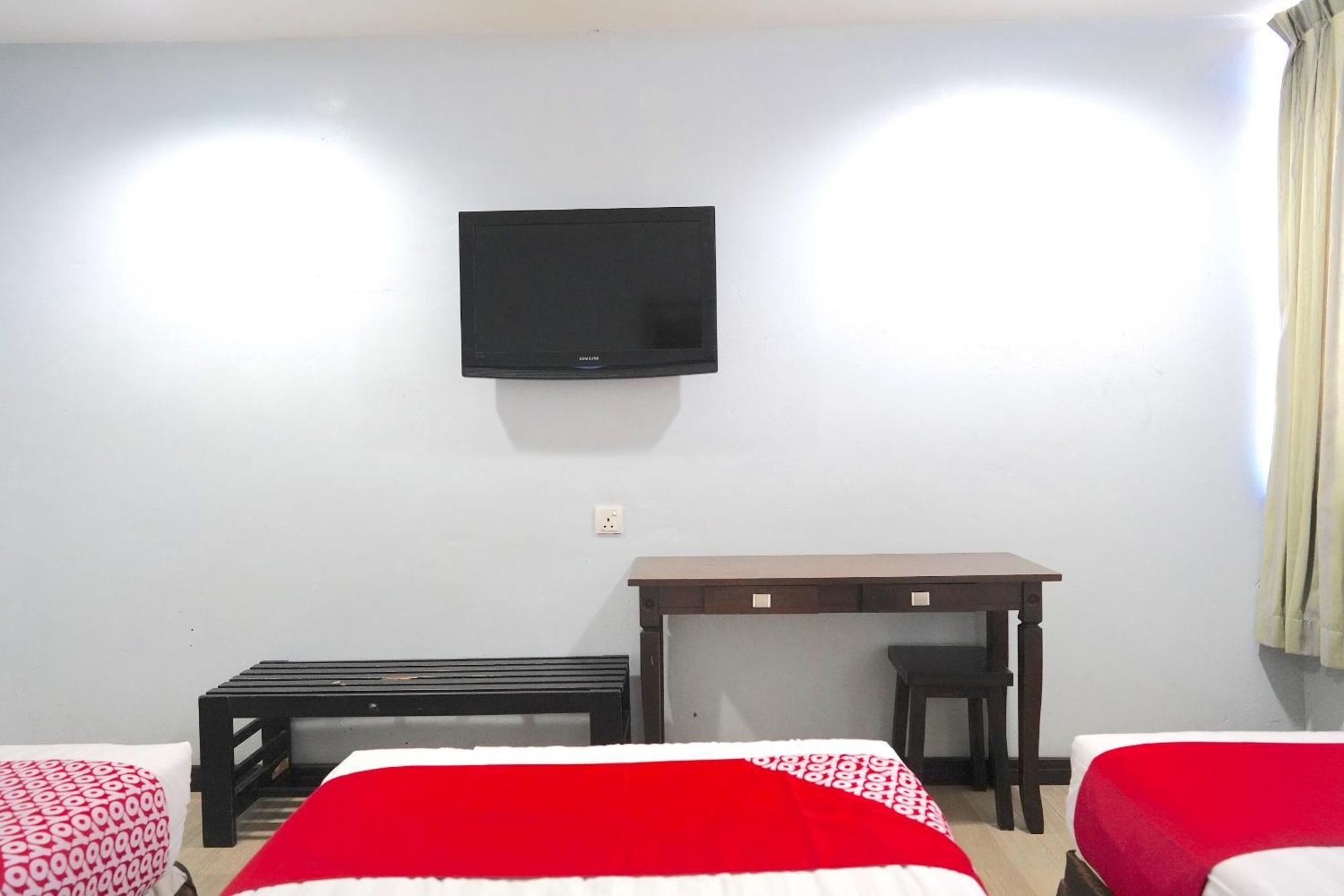 Super Oyo 89544 Utama Inn Bintulu Buitenkant foto