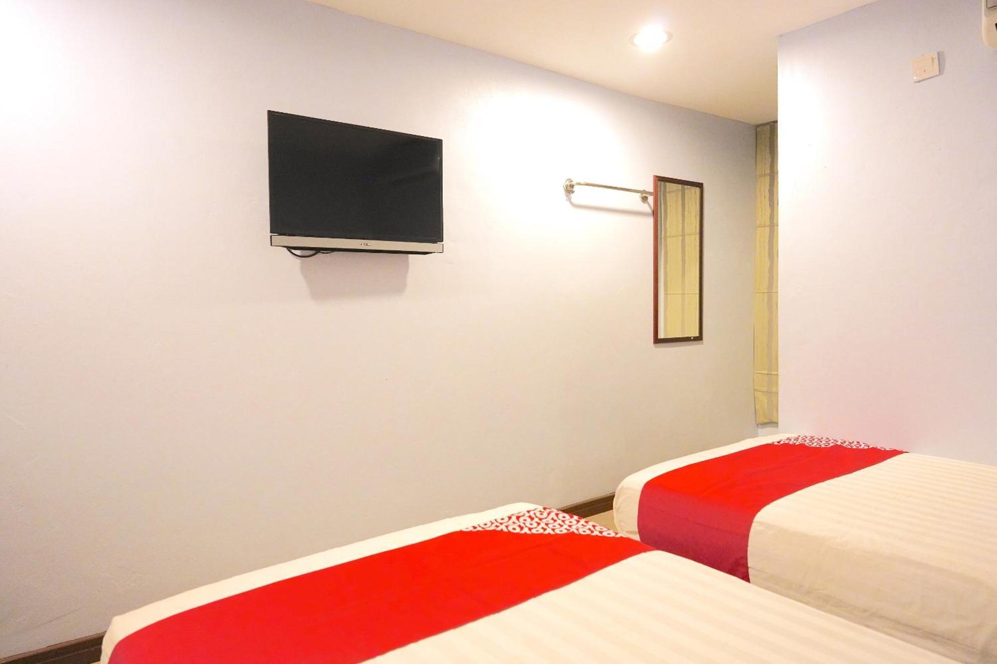 Super Oyo 89544 Utama Inn Bintulu Buitenkant foto