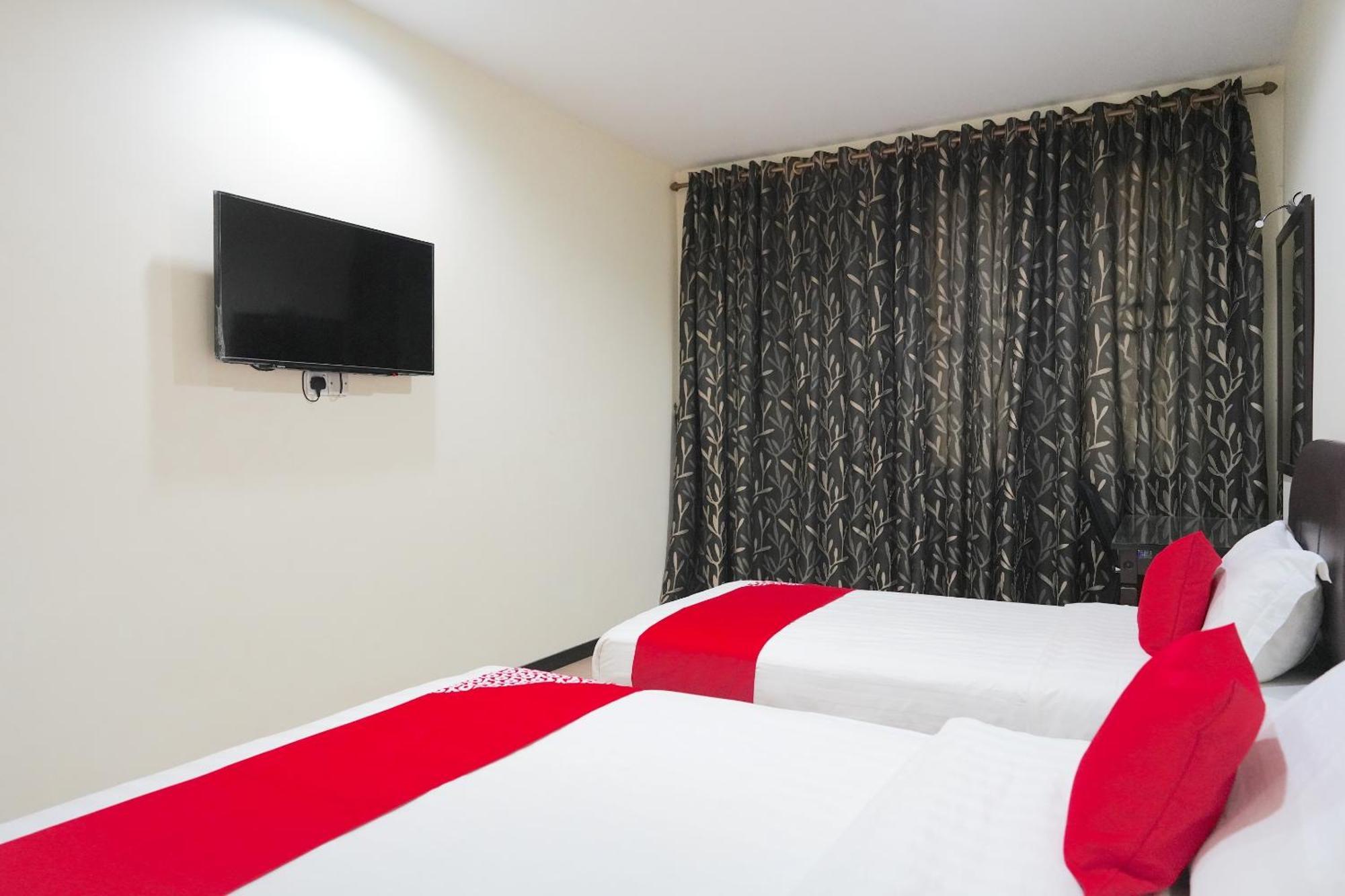 Super Oyo 89544 Utama Inn Bintulu Buitenkant foto