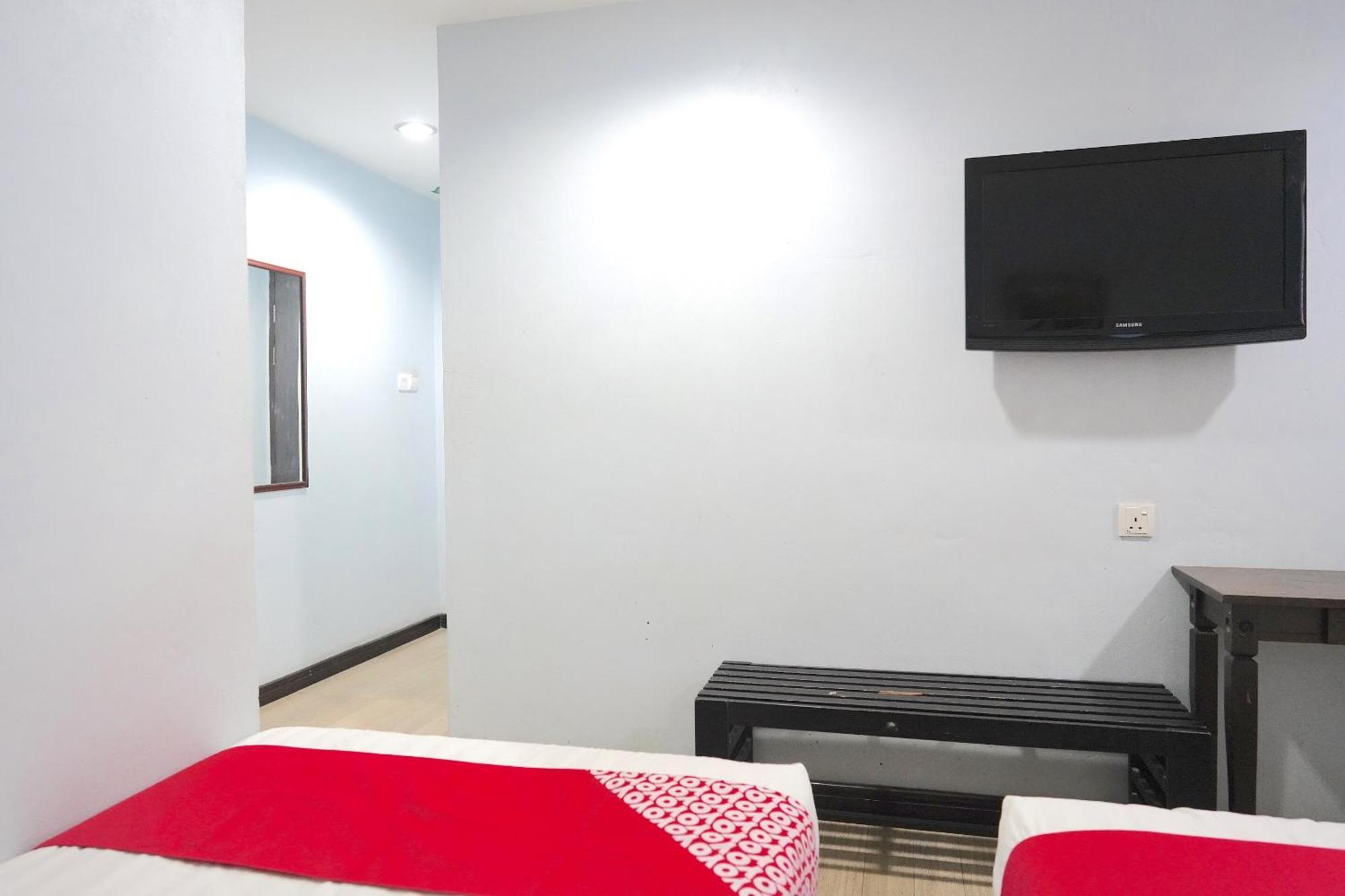Super Oyo 89544 Utama Inn Bintulu Buitenkant foto