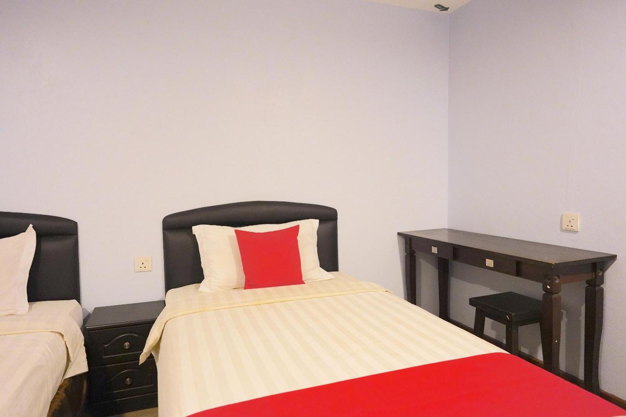 Super Oyo 89544 Utama Inn Bintulu Buitenkant foto
