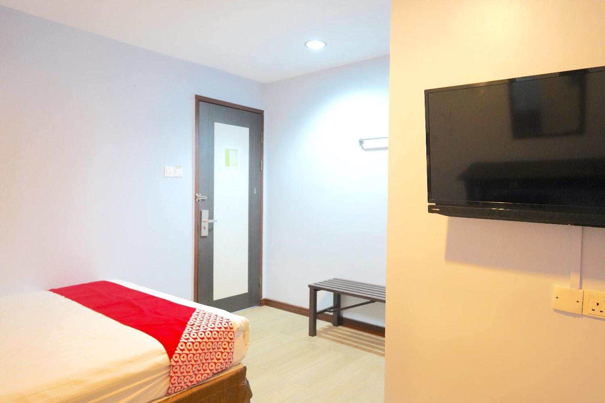 Super Oyo 89544 Utama Inn Bintulu Buitenkant foto