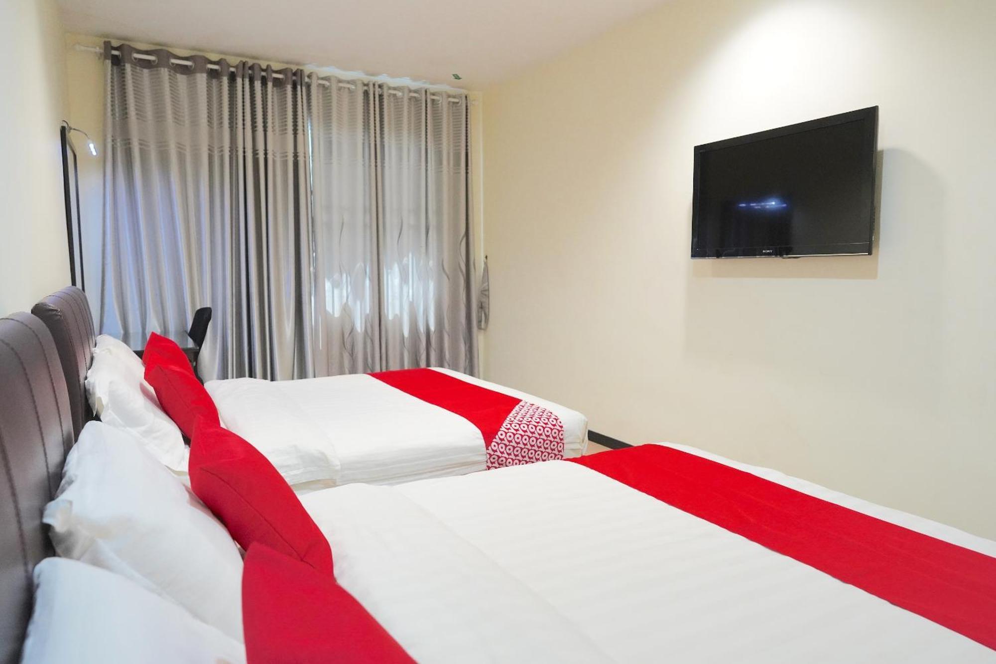 Super Oyo 89544 Utama Inn Bintulu Buitenkant foto