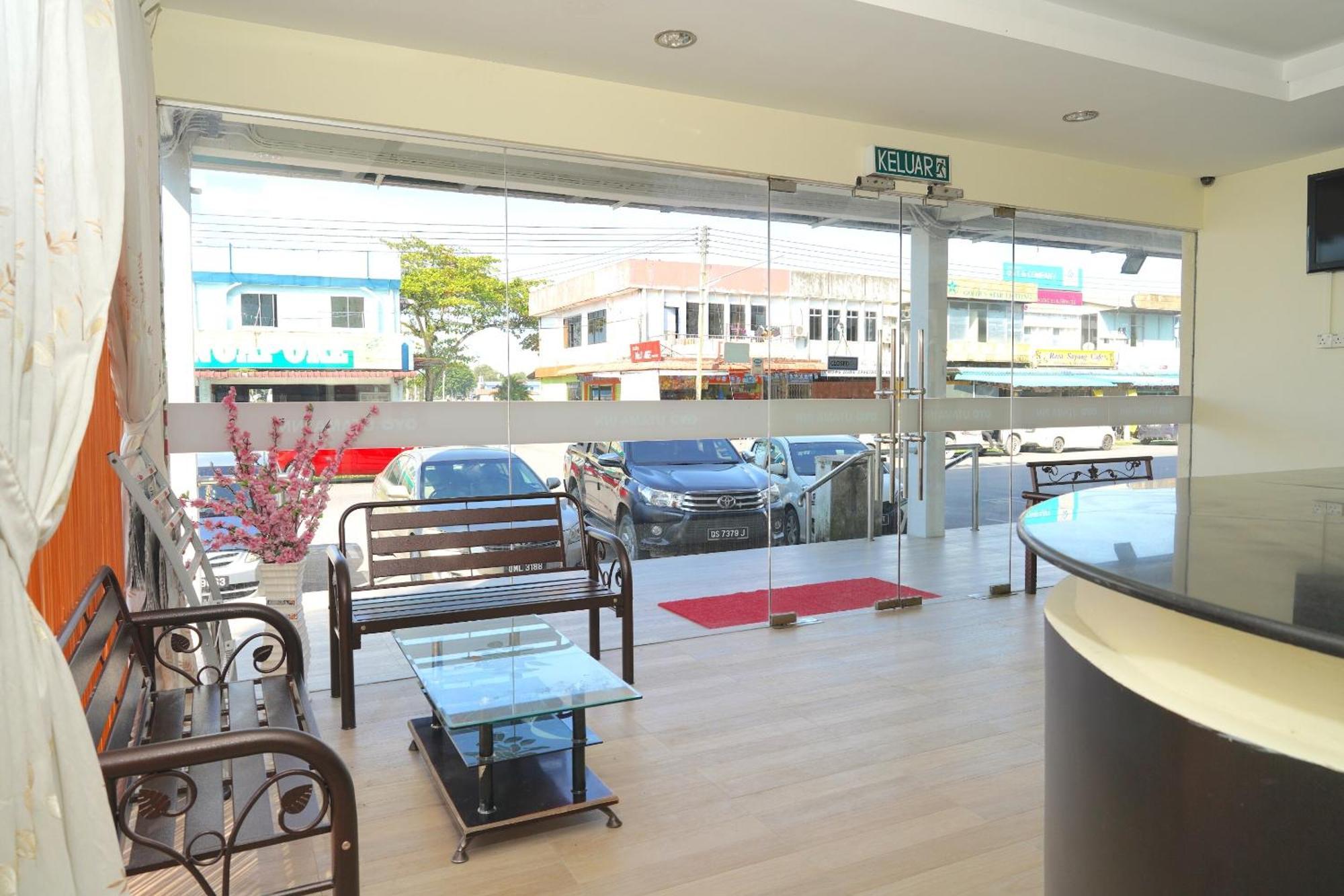 Super Oyo 89544 Utama Inn Bintulu Buitenkant foto