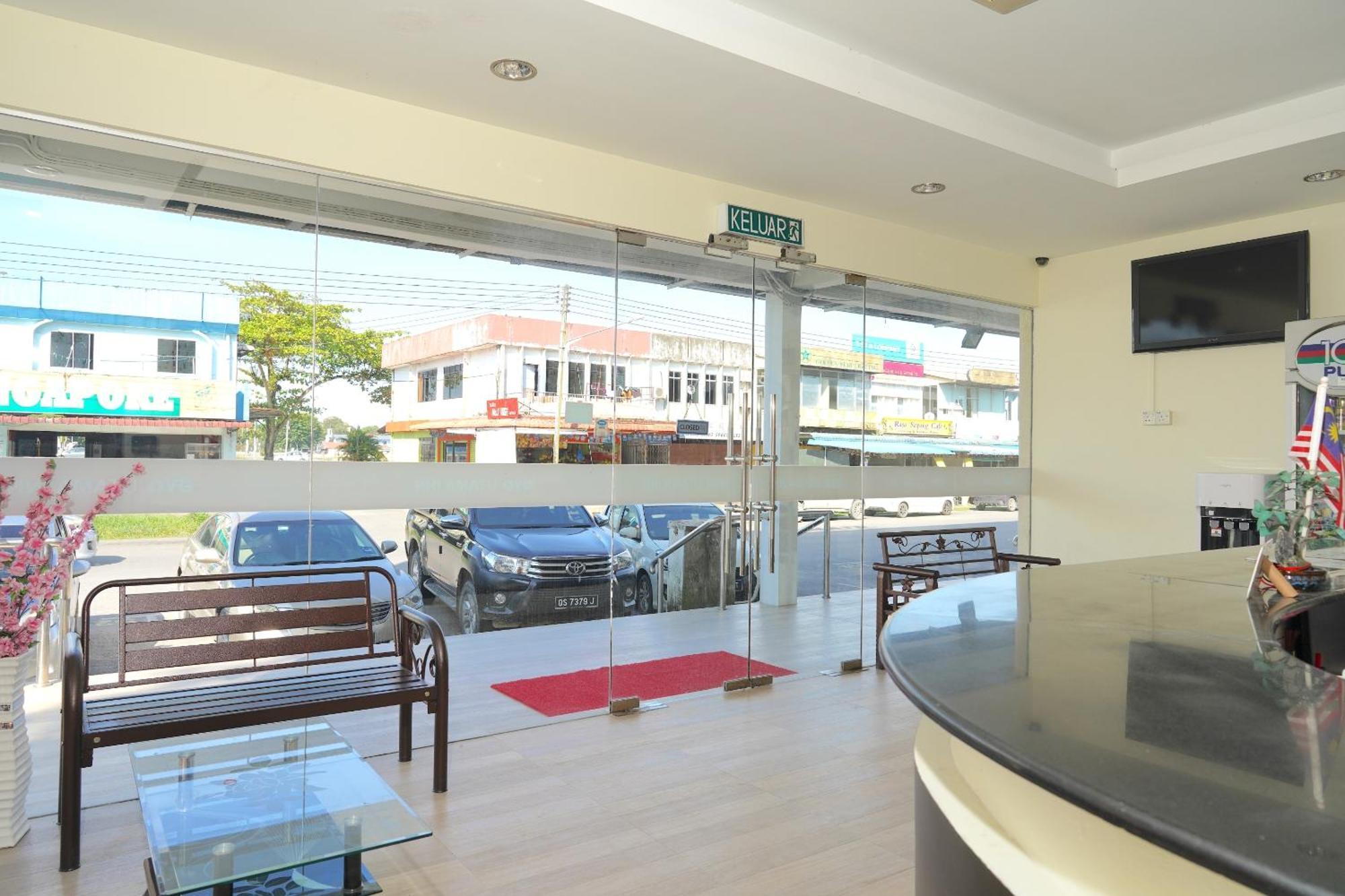 Super Oyo 89544 Utama Inn Bintulu Buitenkant foto