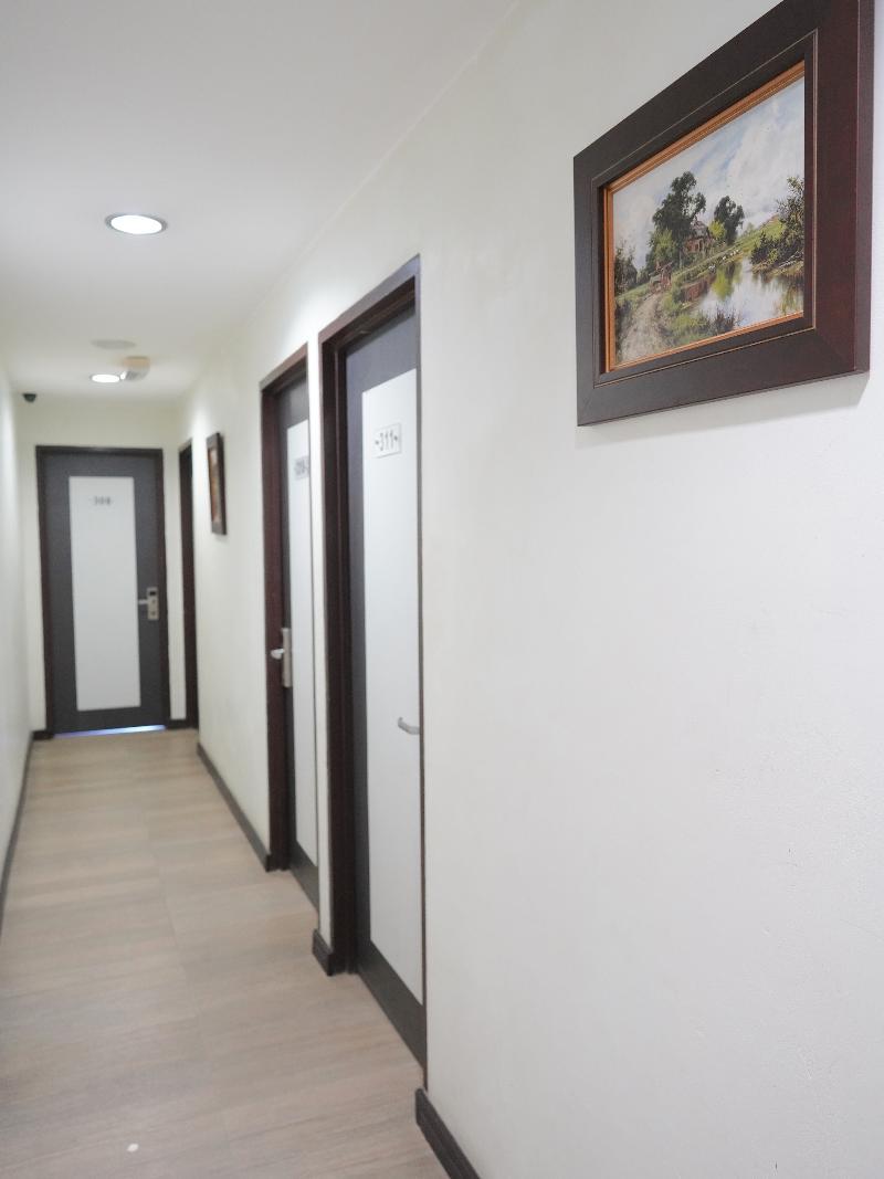 Super Oyo 89544 Utama Inn Bintulu Buitenkant foto