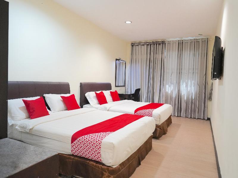 Super Oyo 89544 Utama Inn Bintulu Buitenkant foto